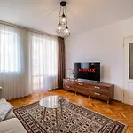 Apartment очарователен до морската градина Warna