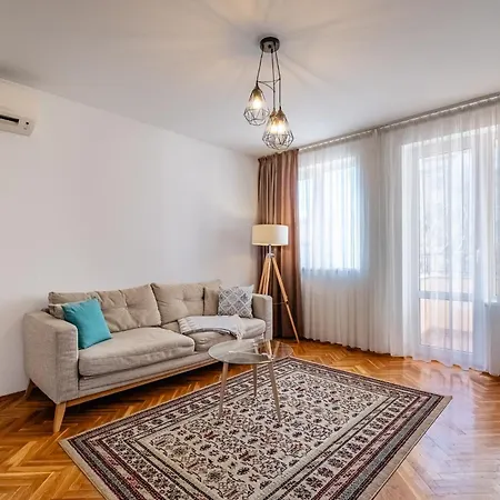 очарователен до морската градина ヴァルナ