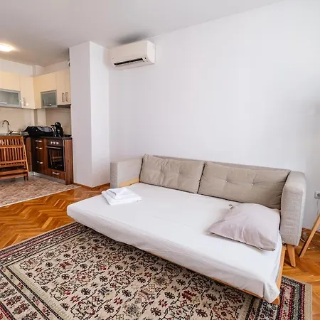 очарователен до морската градина アパート *