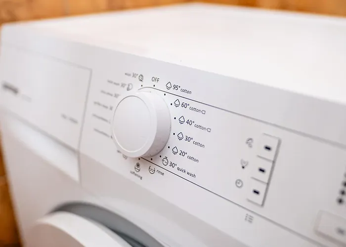 очарователен до морската градина アパート ヴァルナ