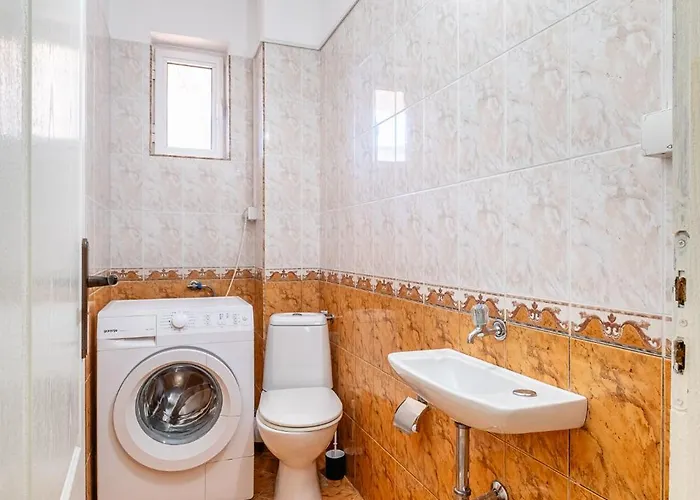 очарователен до морската градина